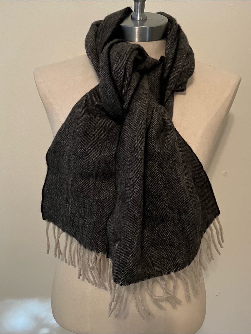 Brooks Brothers Houndstooth Scotland Lambswool Scarf Gray Herringbone Preppy